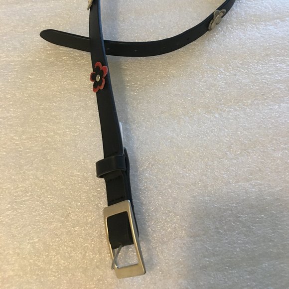 Stylish Flowers Girl Belt (with bonus belt) - Picture 3 of 6